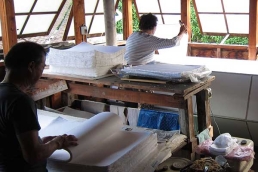 Washi paper distributor sorting of paper